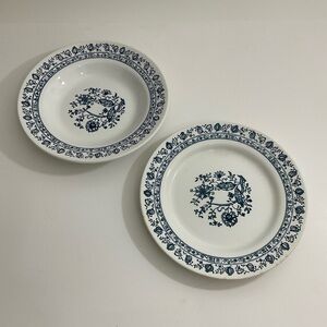 Vintage Nouva Fontebasso Italy Set of 2 beautiful  blue dinner plates